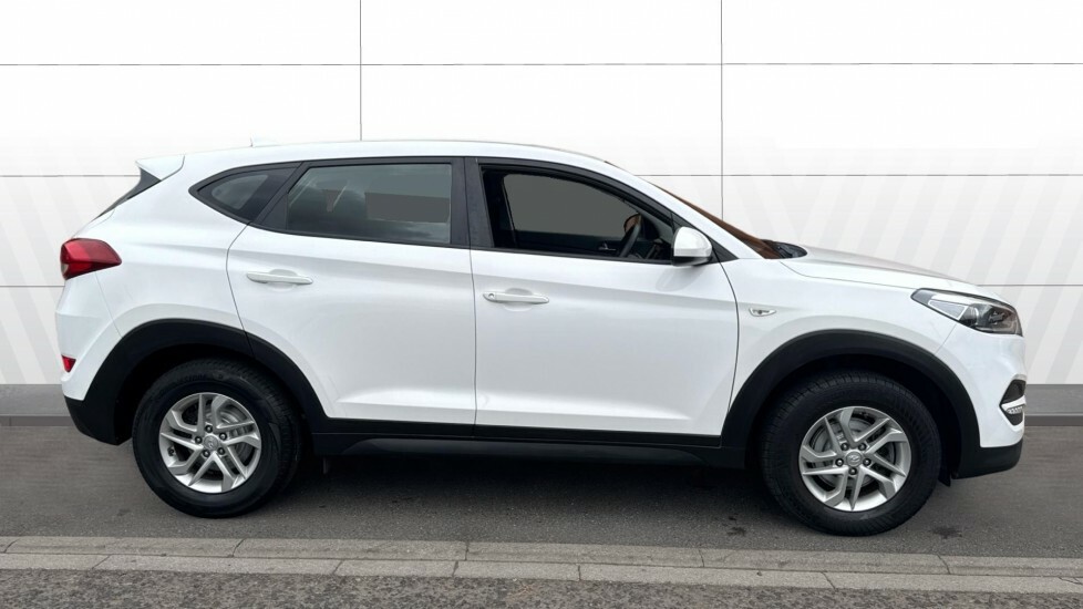Hyundai Tucson S White #5