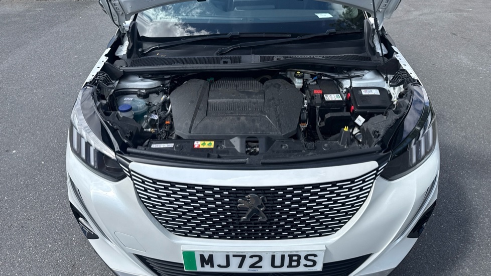 Peugeot e-2008 Gt White #6