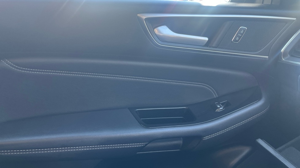 Ford S-Max Titanium White #4
