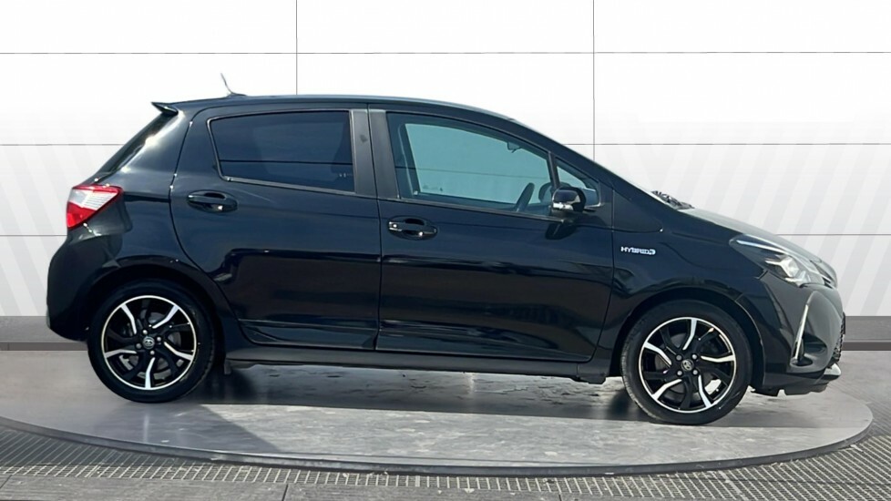 Toyota Yaris Design Black #5