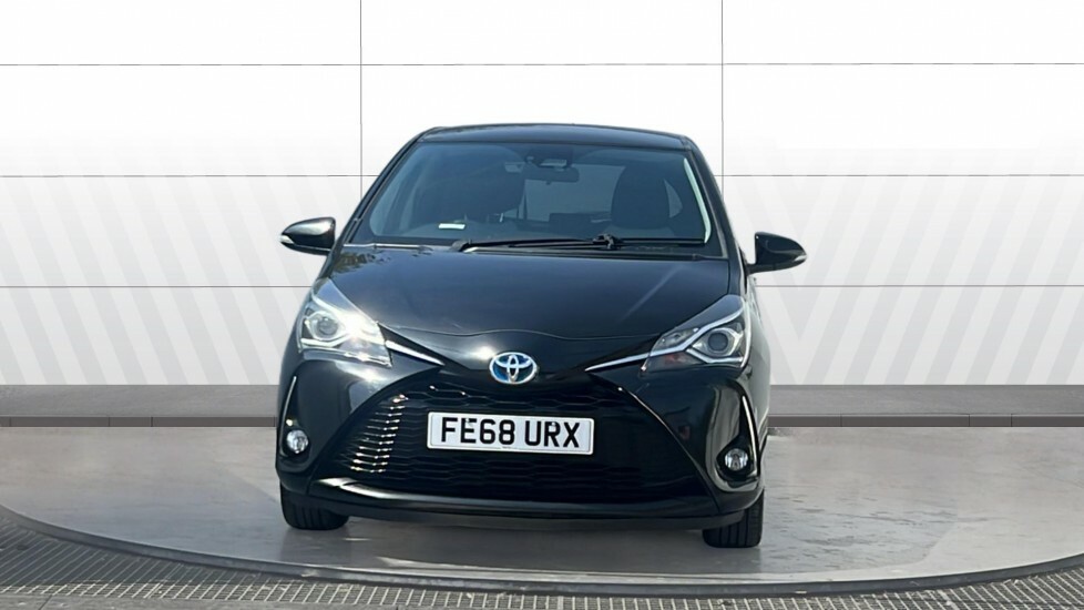 Toyota Yaris Design Black #3