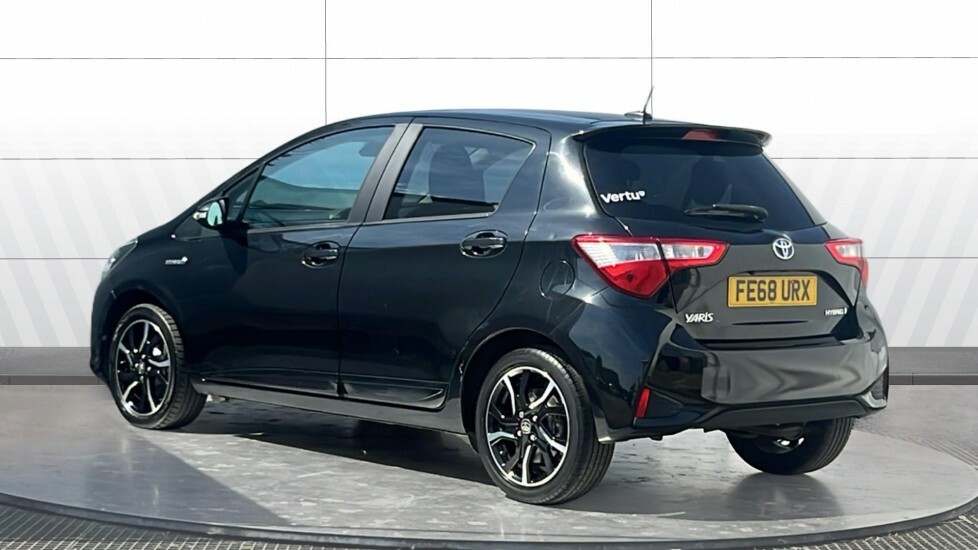 Toyota Yaris Design Black #2