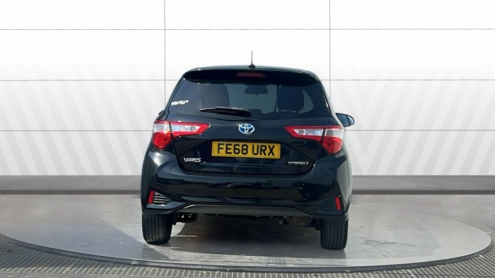 Toyota Yaris Design Black #6