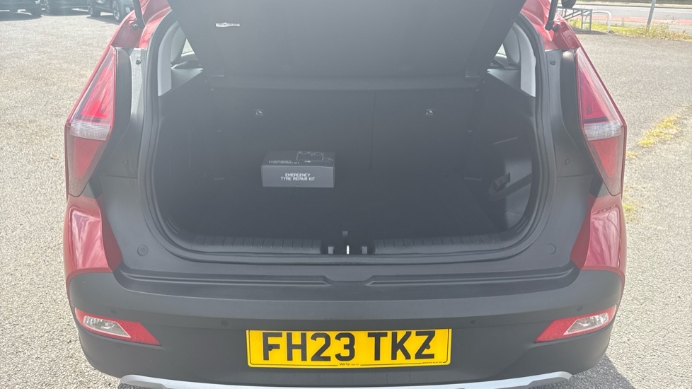 Hyundai Bayon Se Connect Red #4
