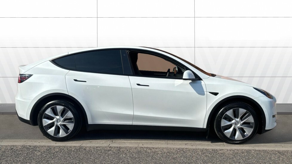 Tesla Model Y Long Range AJ22GHF White #5