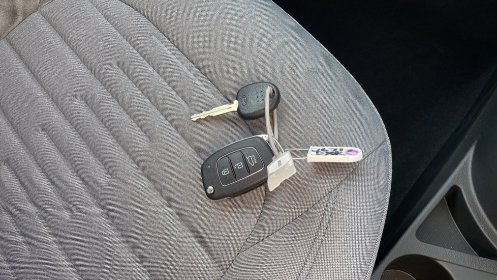 Hyundai I10 Mpi Se Connect Grey #20