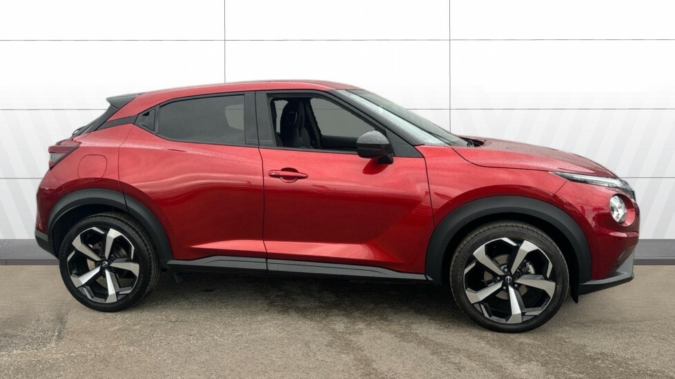 Nissan Juke Tekna Red #5
