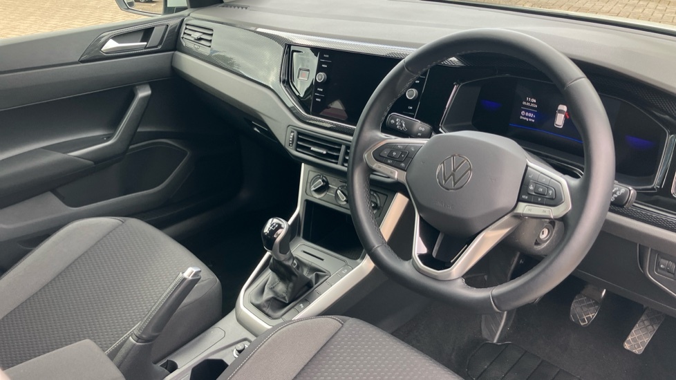 Volkswagen Polo Life White #6
