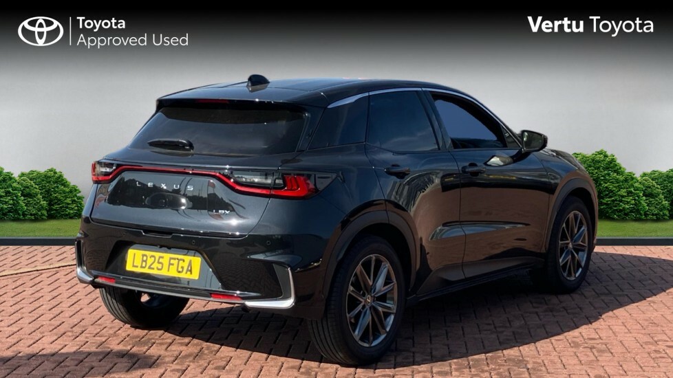Lexus LBX Premium Plus Black #2