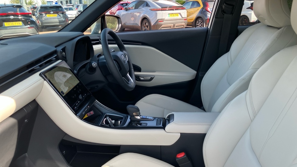 Lexus LBX Premium Plus Black #5