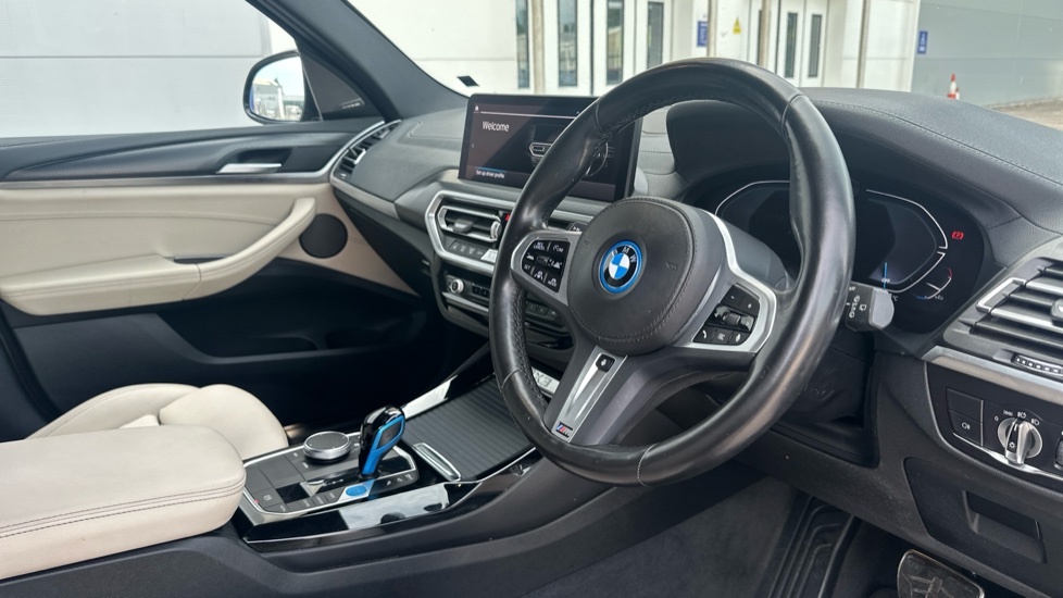 BMW iX3 M Sport Pro Black #6