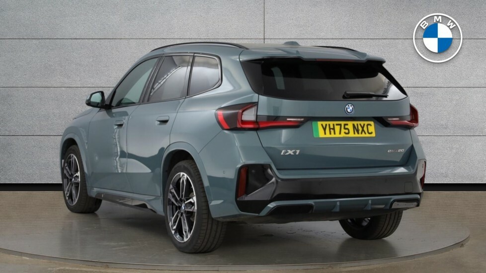BMW iX1 M Sport Green #2