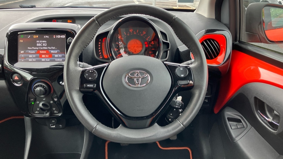 Toyota Aygo X X 1.0 Vvt-i Red #10