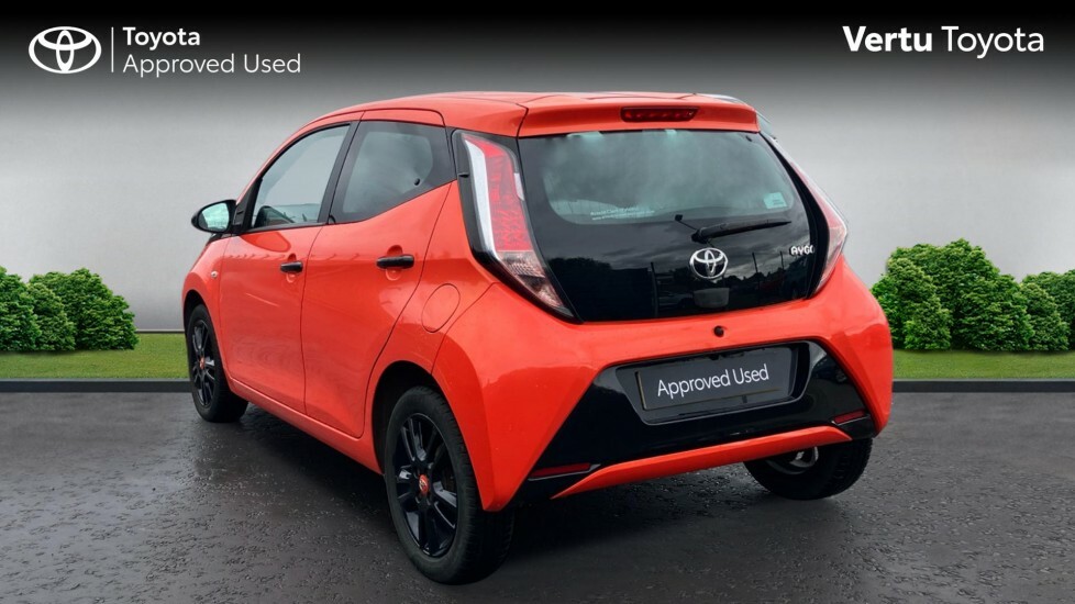 Toyota Aygo X X-cite 2 Orange #4