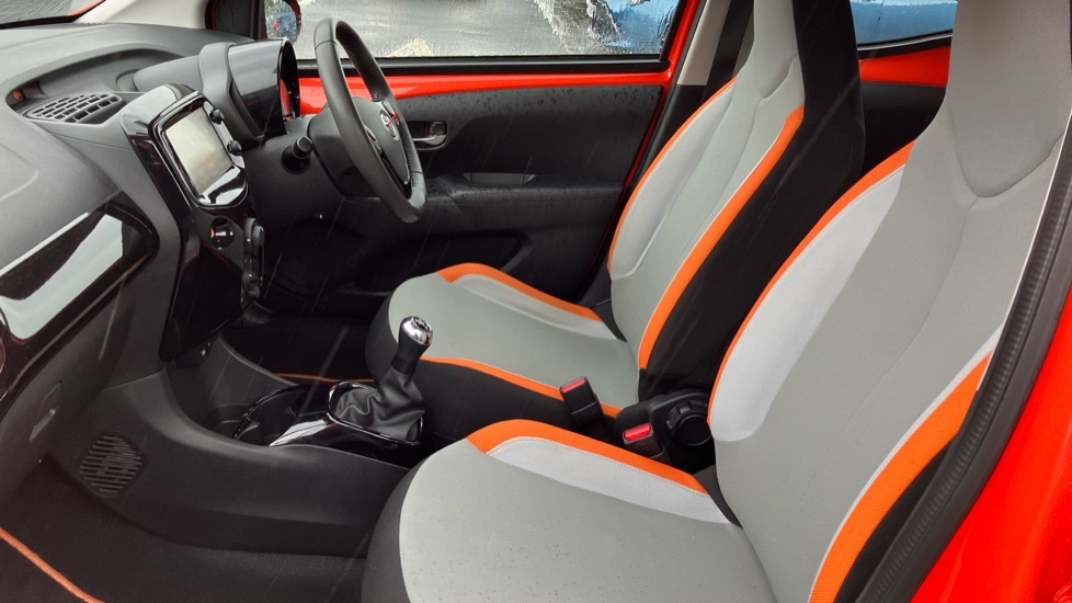 Toyota Aygo X X-cite 2 Orange #5