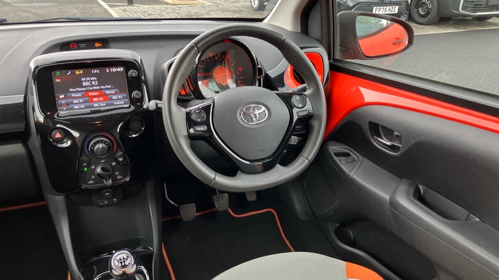 Toyota Aygo X X 1.0 Vvt-i Red #7