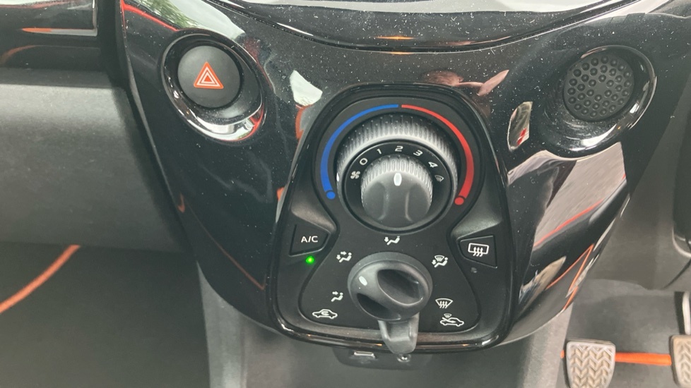 Toyota Aygo X X 1.0 Vvt-i Red #33