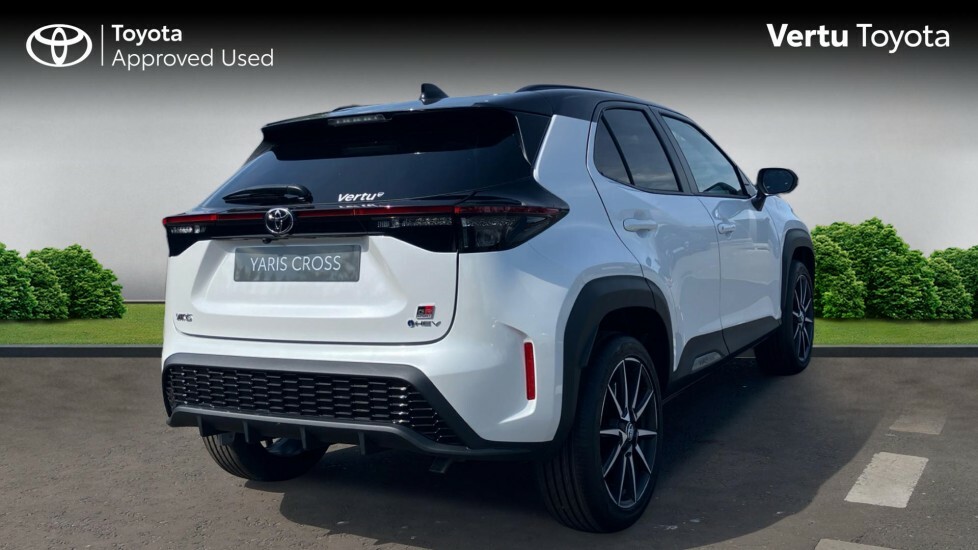 Toyota Yaris Cross Gr Sport SB26VBV White #2