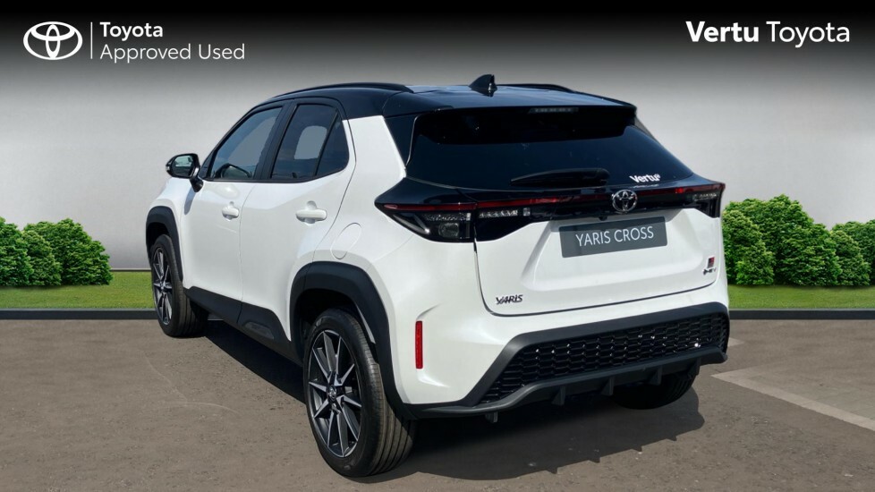 Toyota Yaris Cross Gr Sport SB26VBV White #4