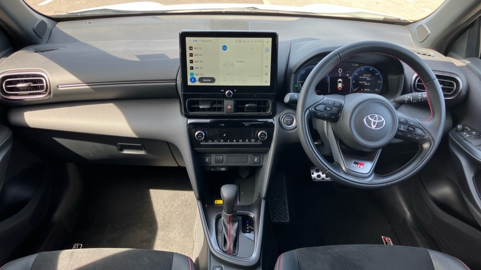 Toyota Yaris Cross Gr Sport SB26VBV White #6