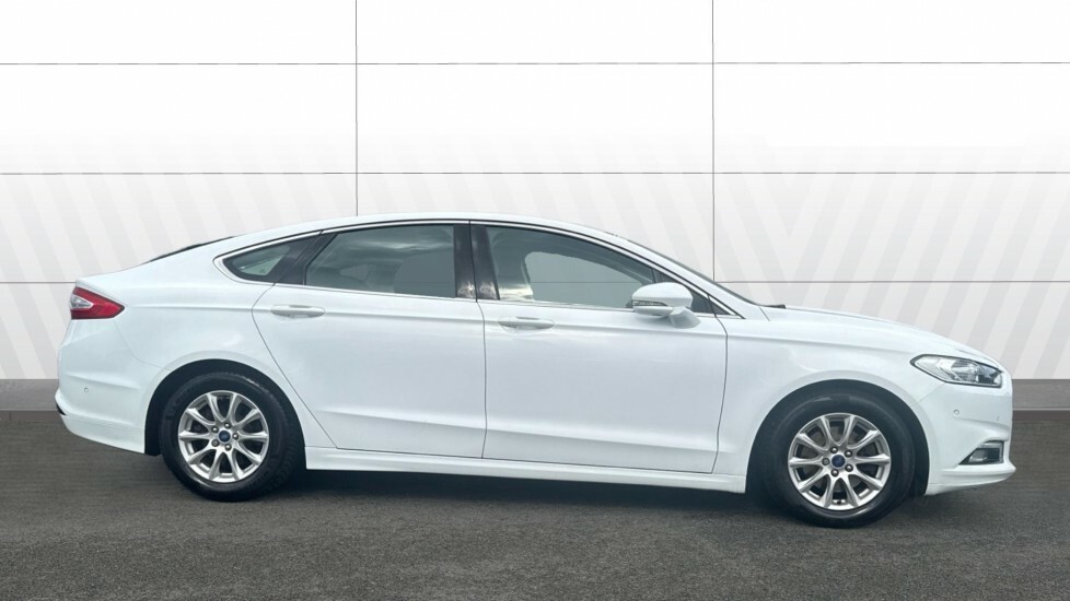 Ford Mondeo Titanium White #5
