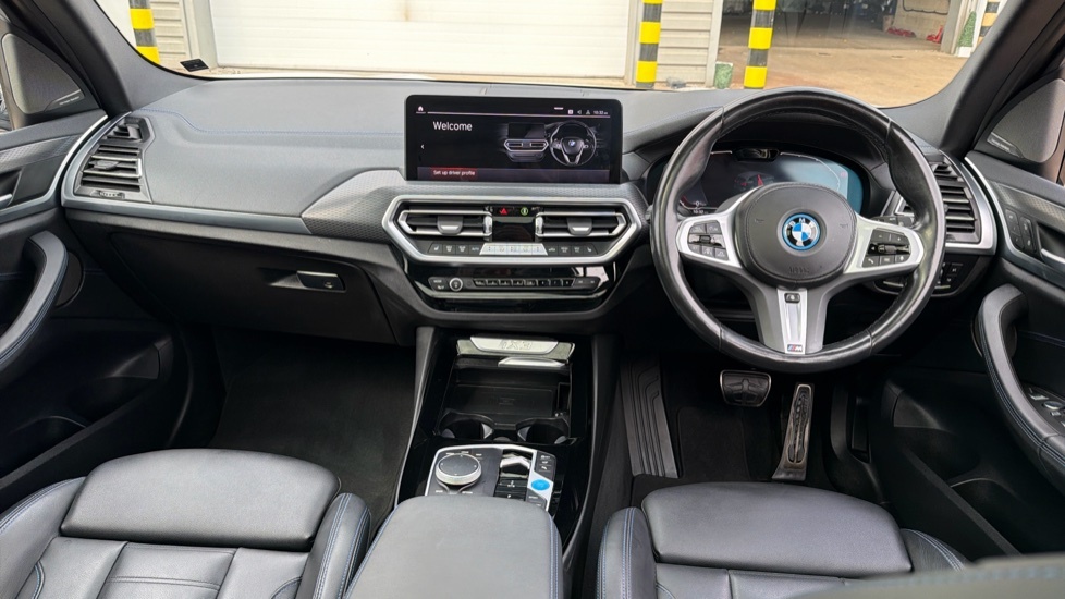 BMW iX3 M Sport Pro White #4
