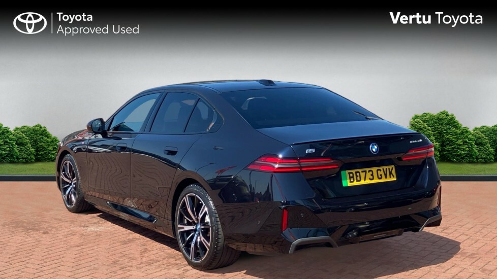 BMW i5 M Sport Pro Black #4
