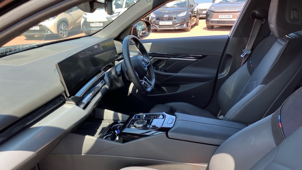 BMW i5 M Sport Pro Black #5