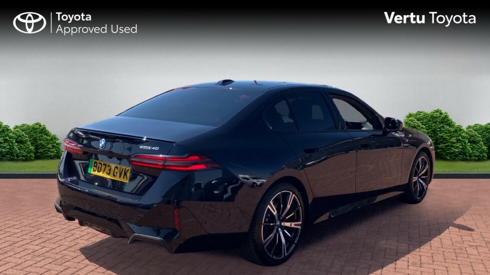 BMW i5 M Sport Pro Black #2