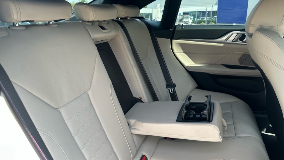 BMW i4 440Kw M60 83.9Kwh 2025 Grey #26