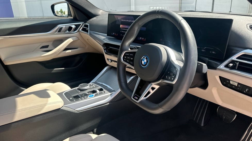 BMW i4 M Sport Black #6