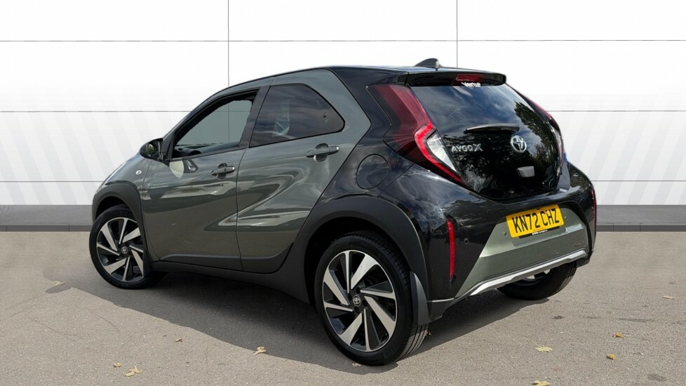 Toyota Aygo X Exclusive Green #2