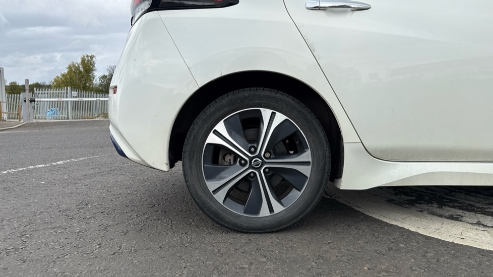 Nissan Leaf 40Kwh Tekna Cwvehiclemarketing White #7