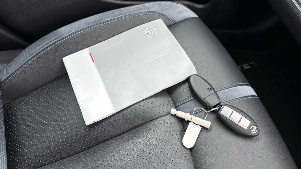 Nissan Leaf 40Kwh Tekna Cwvehiclemarketing White #19