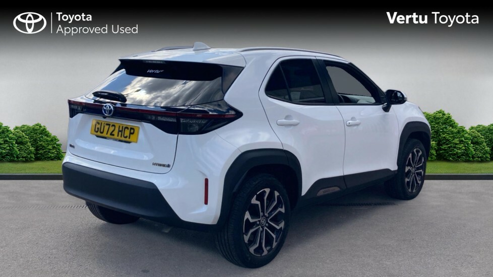 Toyota Yaris Cross Design White #2