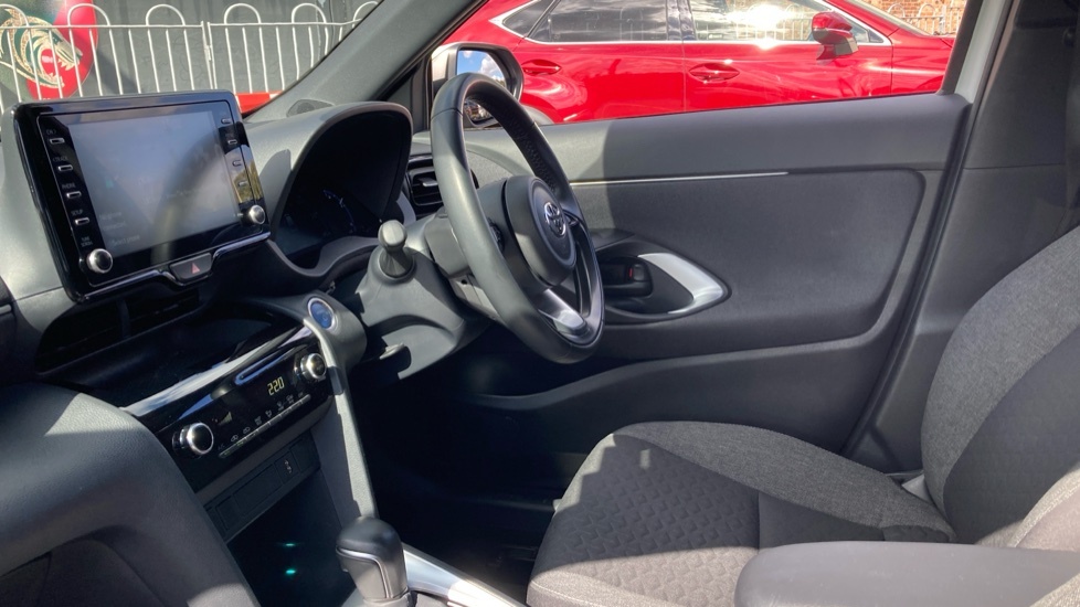 Toyota Yaris Cross Design White #5