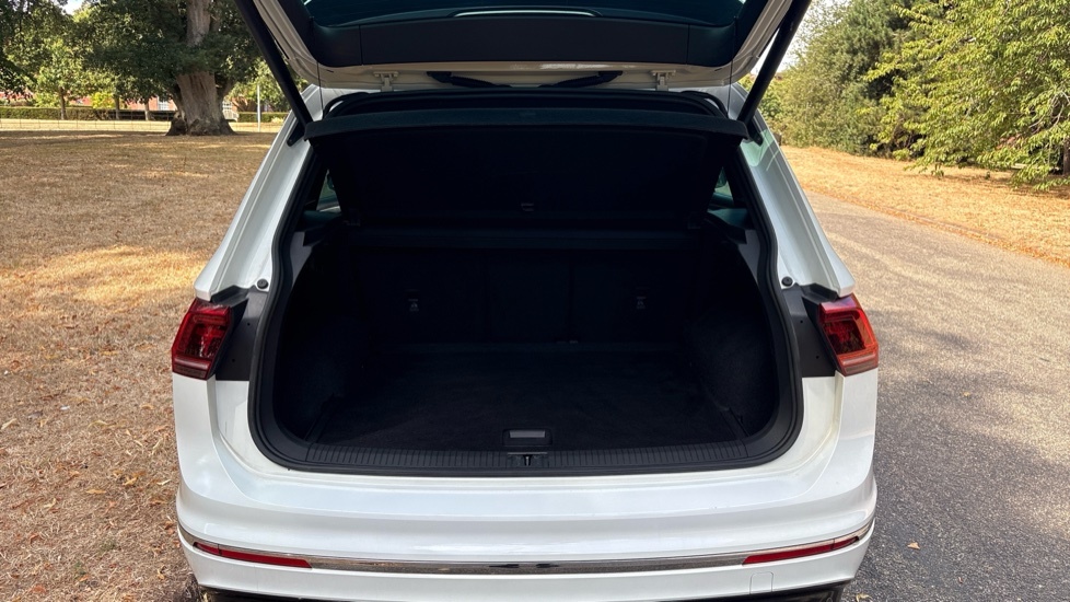 Volkswagen Tiguan R-line Tech White #4