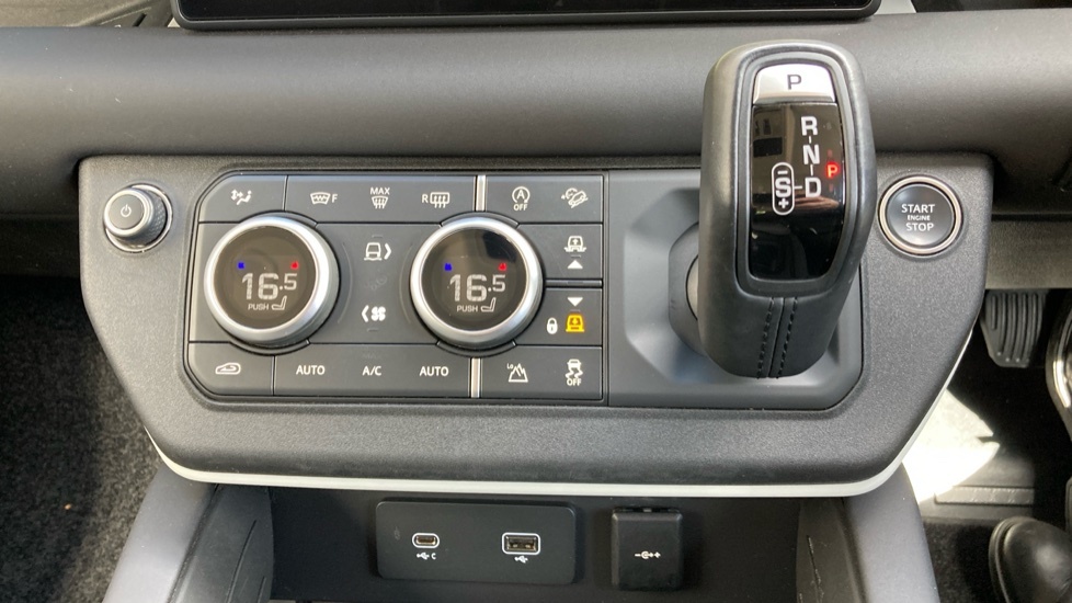 Land Rover Defender 3.0 D250 Mhev X-dynamic Se 4Wd Euro 6 Ss 3 Black #35