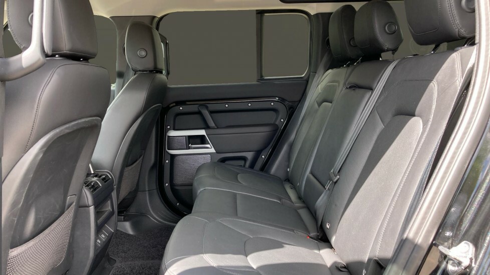 Land Rover Defender Xs Edition Black #4