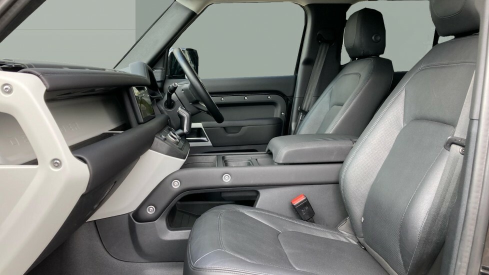 Land Rover Defender Xs Edition Black #3
