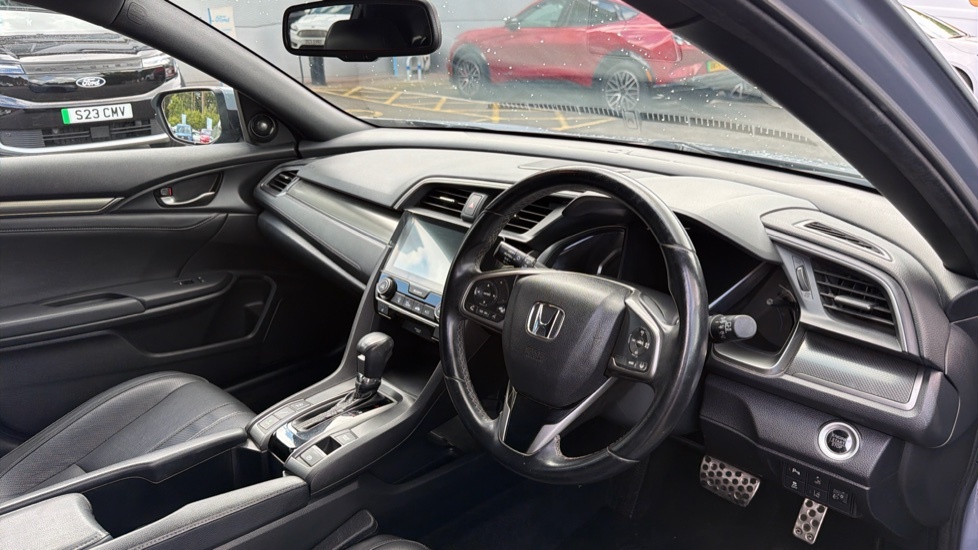 Honda Civic 1.0 Vtec Turbo Ex 5-Door Black #11