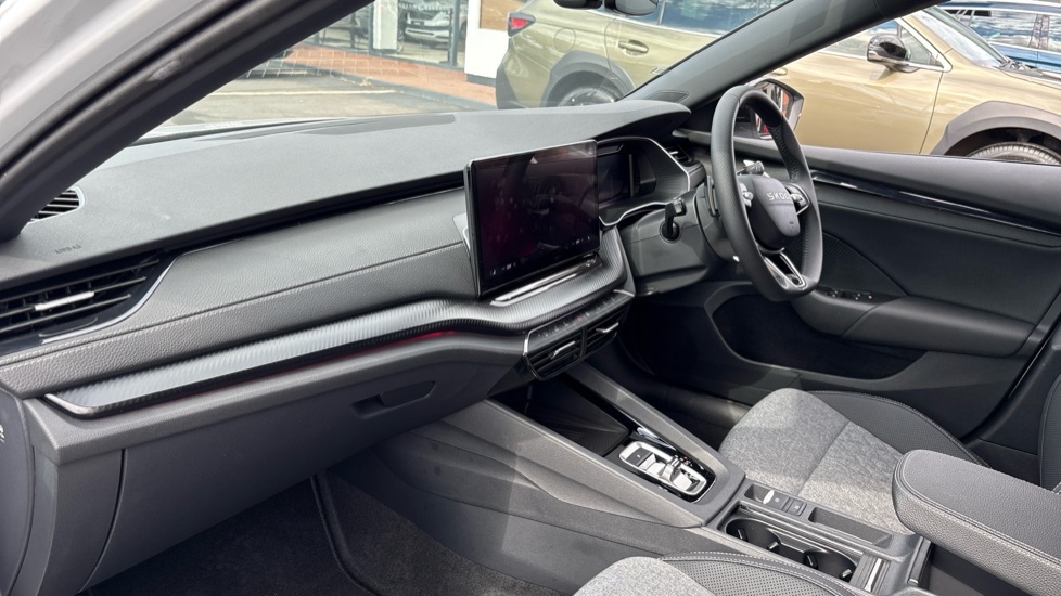 Skoda Octavia Sportline White #2