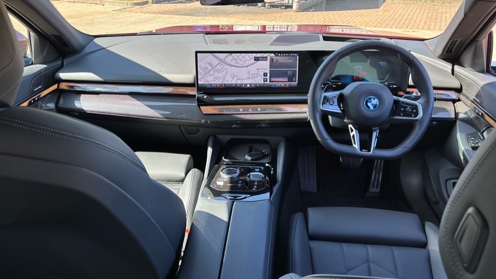 BMW i5 M Sport Red #4