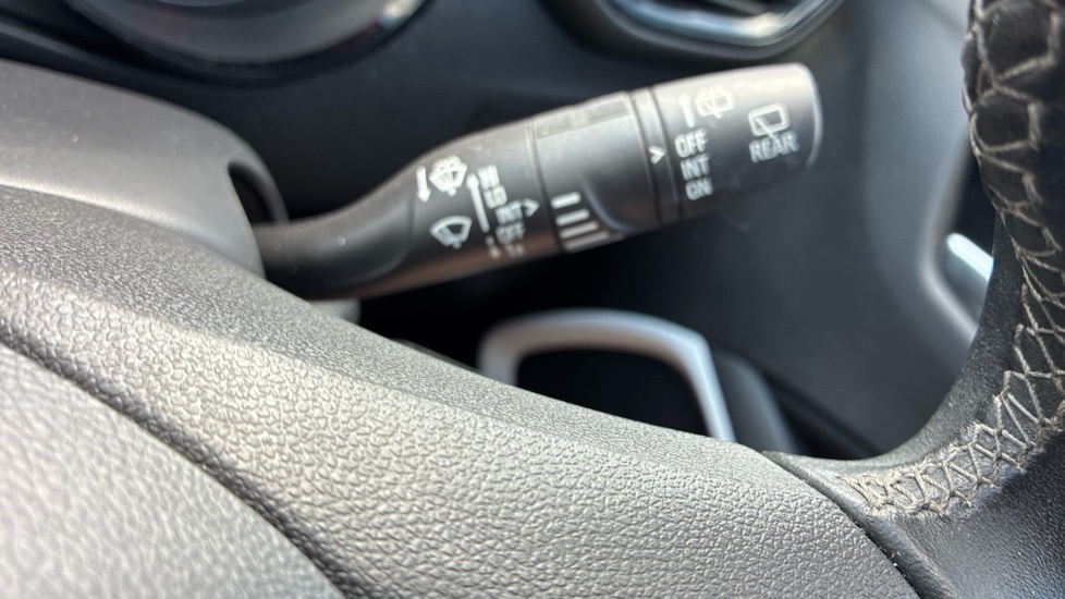 Vauxhall Crossland X 1.2 Elite 109 Bhp White #31