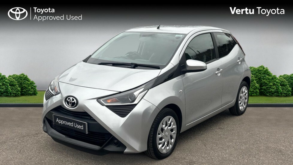Toyota Aygo X X-play Silver #3
