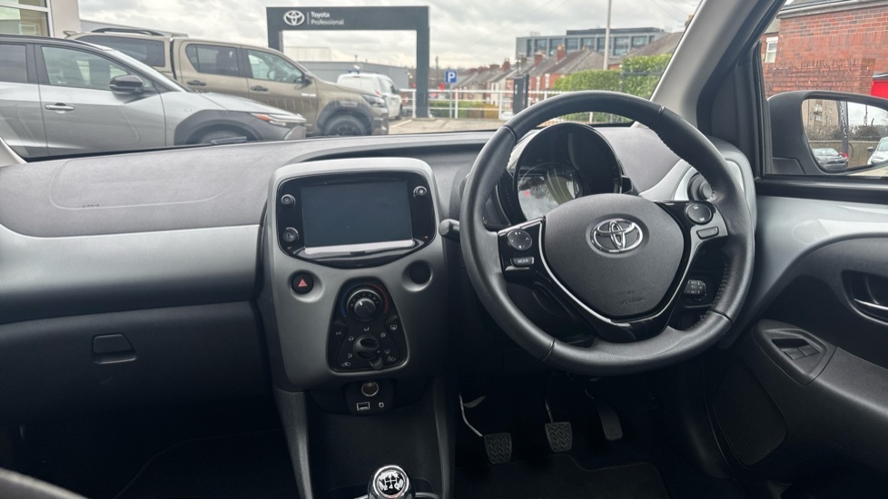 Toyota Aygo X X-play Silver #5