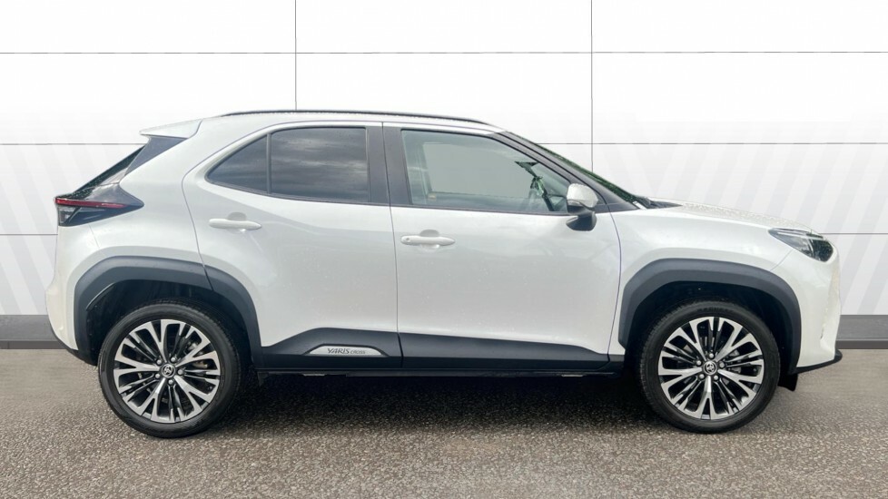 Toyota Yaris Cross Excel White #5