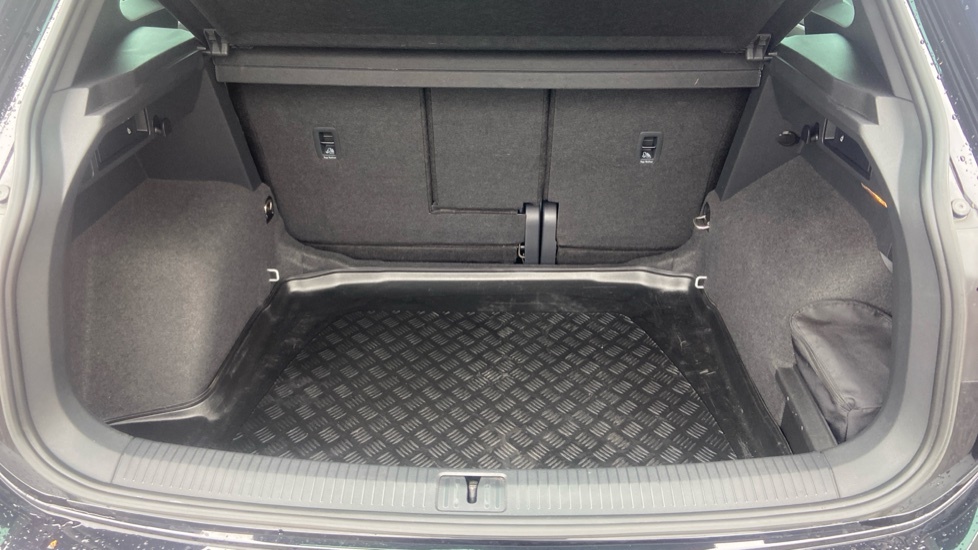 Volkswagen Tiguan R Black #4