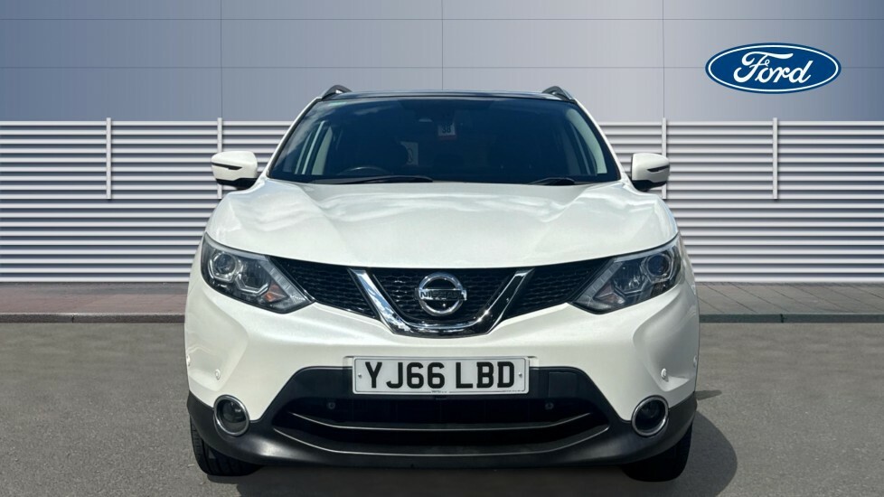 Nissan Qashqai Tekna White #3