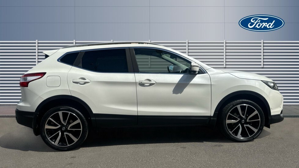 Nissan Qashqai Tekna White #5